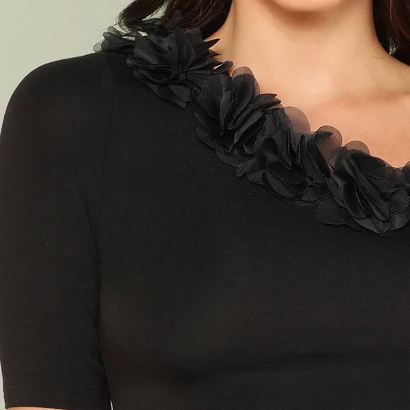 🆕One shoulder black top with 3D floral trim - Picture 3 of 7